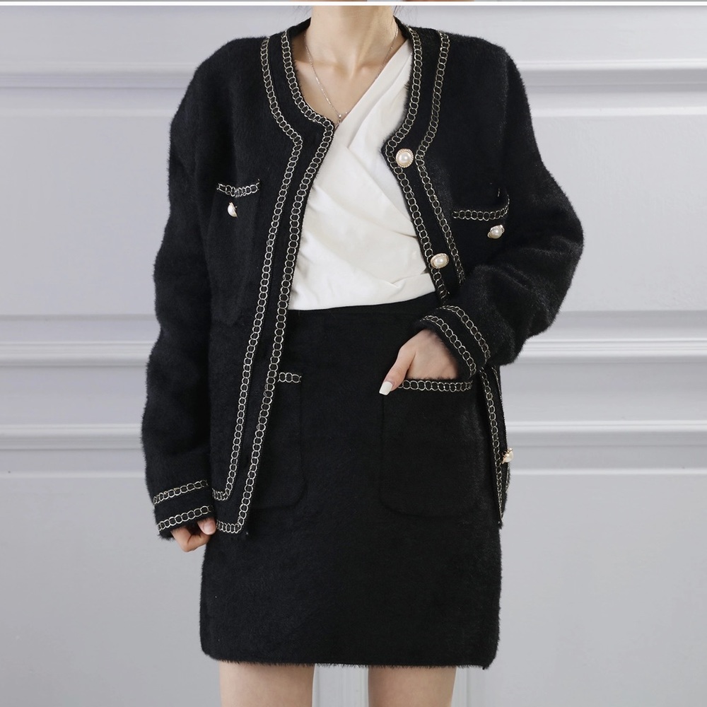 43 POSH LIVE LISTING DESIGNER JACKET AND SKIRT SET